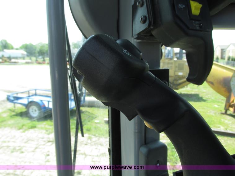 image for item L7019 2008 Caterpillar 140M motor grader