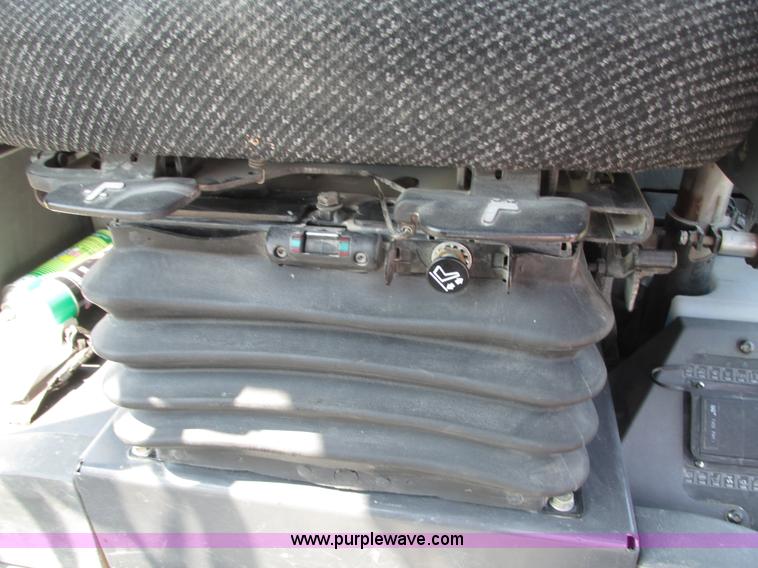 image for item L7019 2008 Caterpillar 140M motor grader