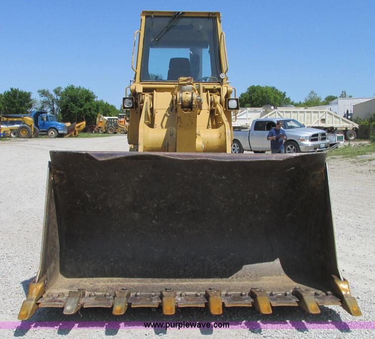 image for item L7020 1997 Caterpillar 963B track loader