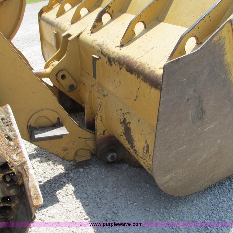 image for item L7020 1997 Caterpillar 963B track loader