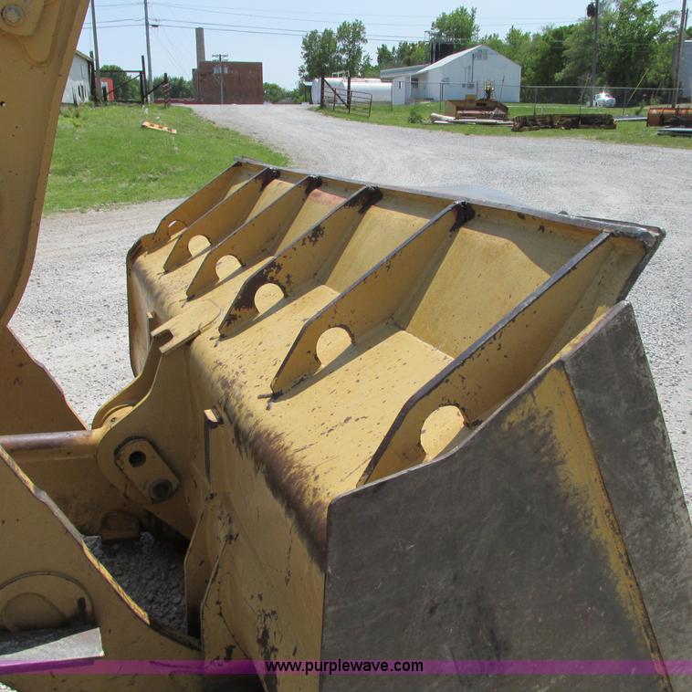 image for item L7020 1997 Caterpillar 963B track loader