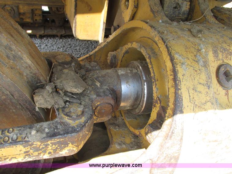 image for item L7020 1997 Caterpillar 963B track loader
