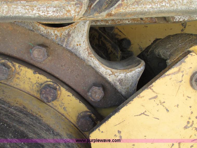 image for item L7020 1997 Caterpillar 963B track loader