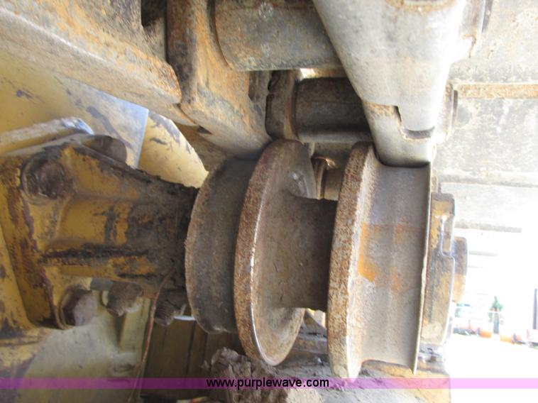 image for item L7020 1997 Caterpillar 963B track loader