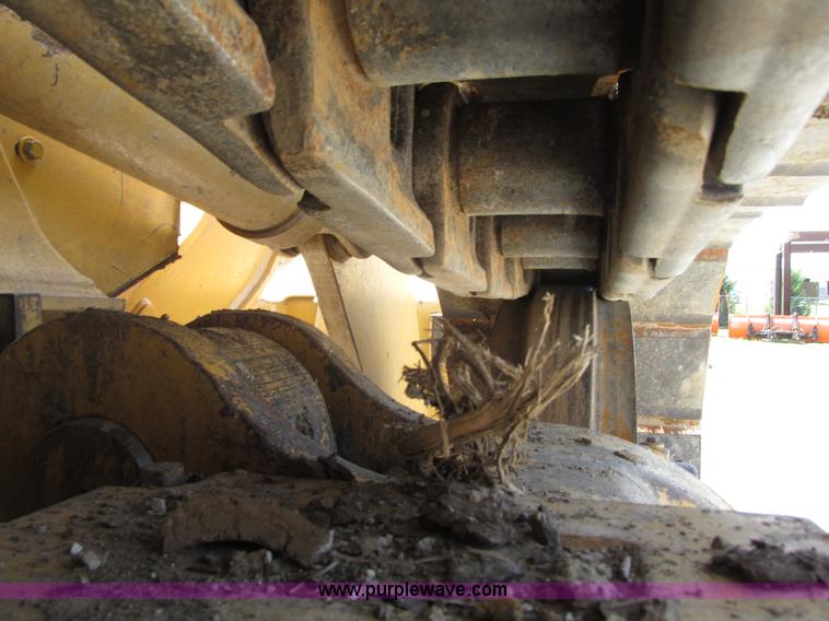 image for item L7020 1997 Caterpillar 963B track loader