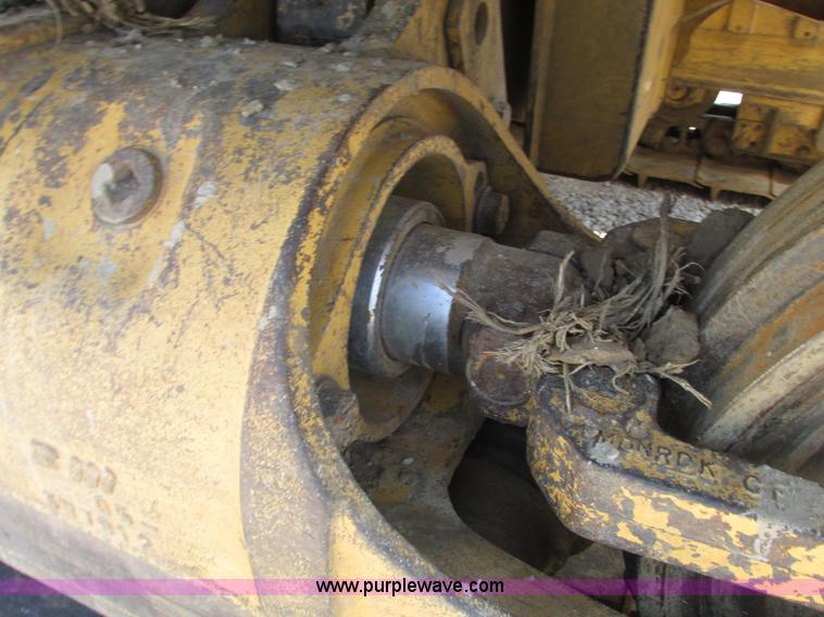 image for item L7020 1997 Caterpillar 963B track loader