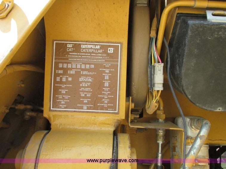 image for item L7020 1997 Caterpillar 963B track loader