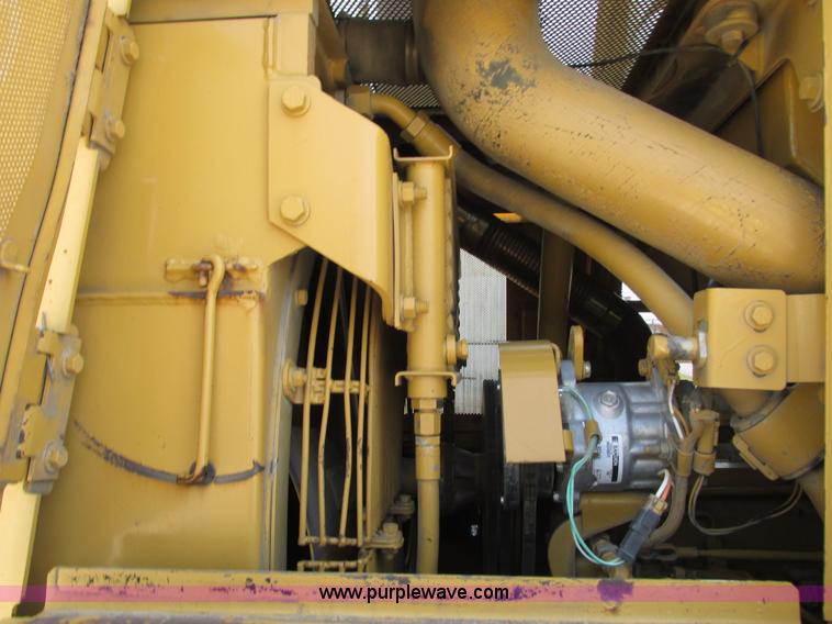 image for item L7020 1997 Caterpillar 963B track loader