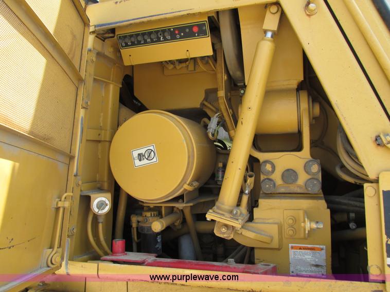 image for item L7020 1997 Caterpillar 963B track loader