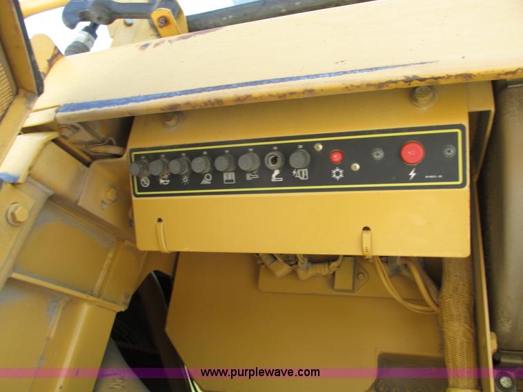 image for item L7020 1997 Caterpillar 963B track loader