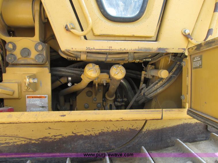 image for item L7020 1997 Caterpillar 963B track loader