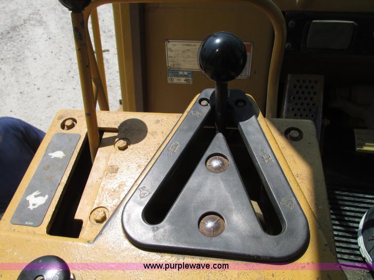 image for item L7020 1997 Caterpillar 963B track loader