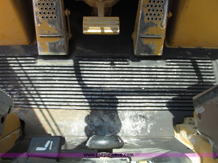 image for item L7020 1997 Caterpillar 963B track loader