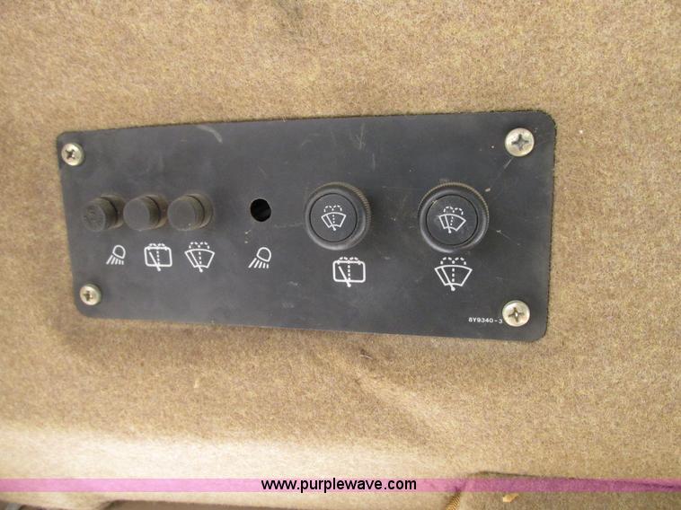 image for item L7020 1997 Caterpillar 963B track loader