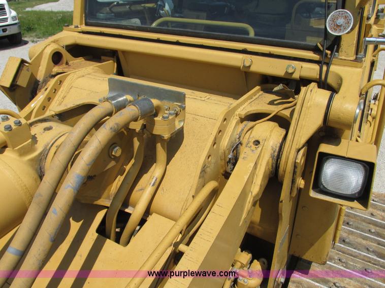 image for item L7020 1997 Caterpillar 963B track loader