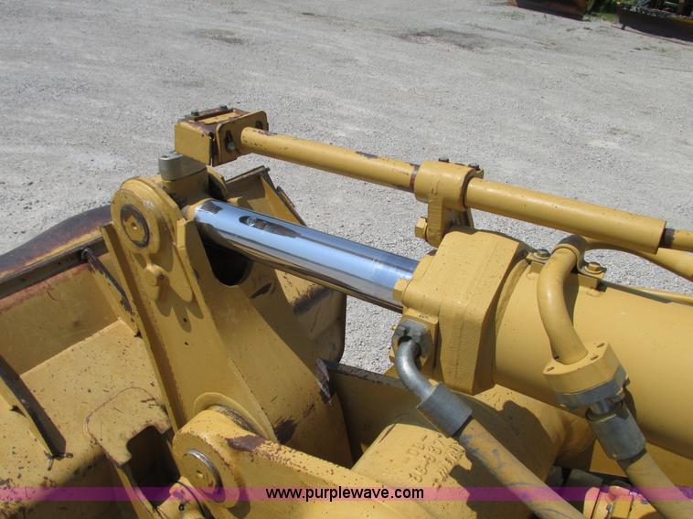 image for item L7020 1997 Caterpillar 963B track loader