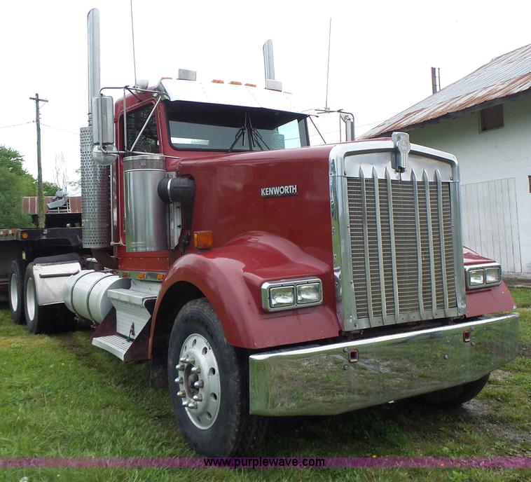 image for item L7230 1997 Kenworth W900 semi truck