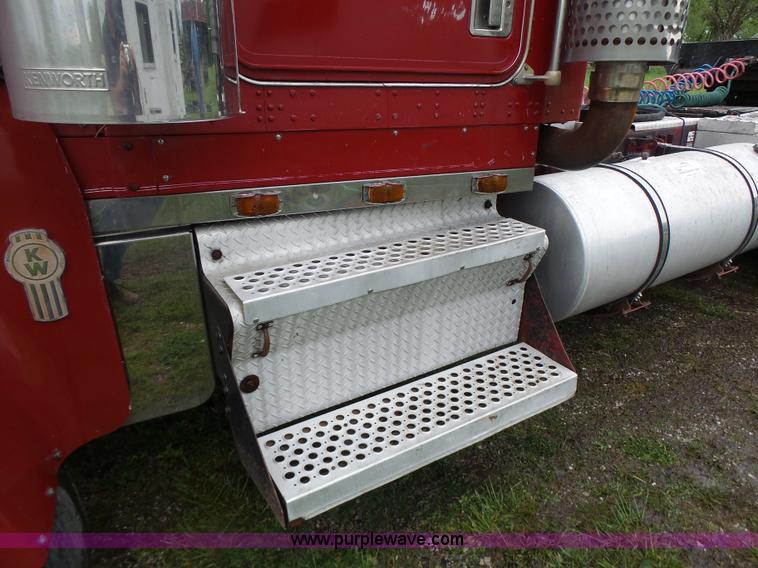 image for item L7230 1997 Kenworth W900 semi truck
