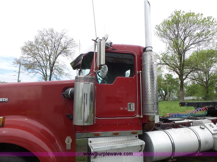 image for item L7230 1997 Kenworth W900 semi truck
