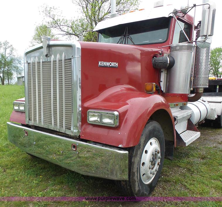 image for item L7230 1997 Kenworth W900 semi truck
