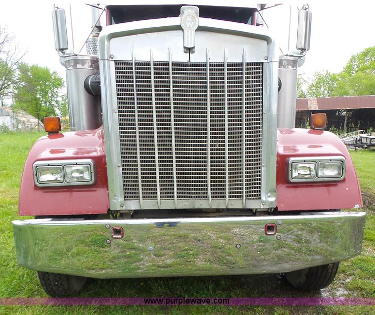 image for item L7230 1997 Kenworth W900 semi truck