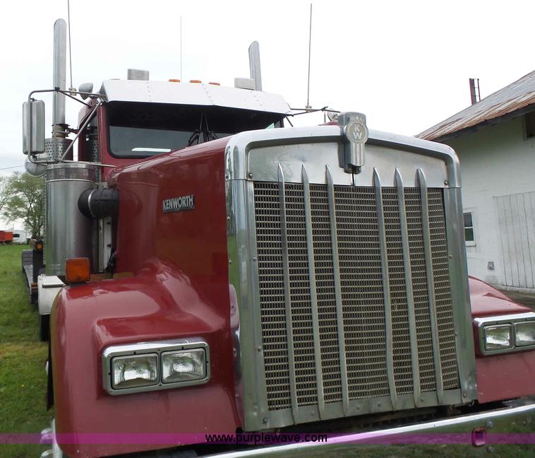 image for item L7230 1997 Kenworth W900 semi truck