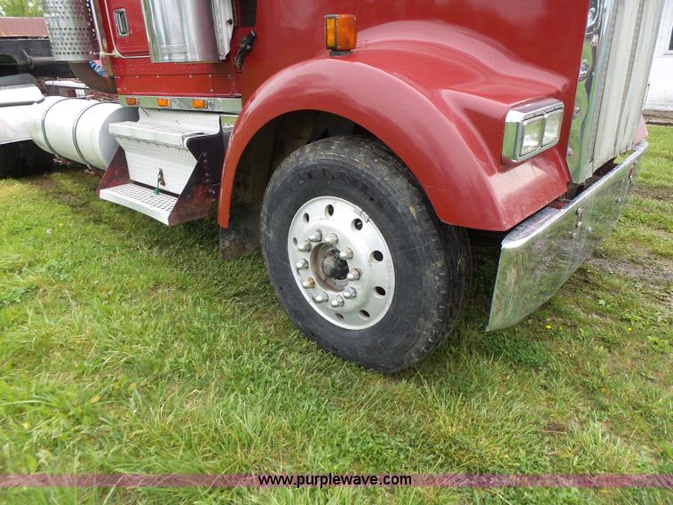 image for item L7230 1997 Kenworth W900 semi truck
