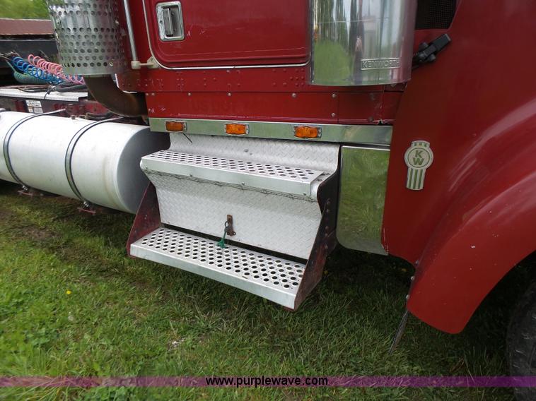 image for item L7230 1997 Kenworth W900 semi truck