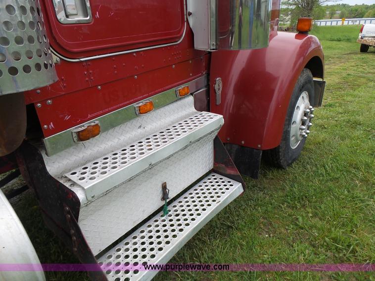 image for item L7230 1997 Kenworth W900 semi truck
