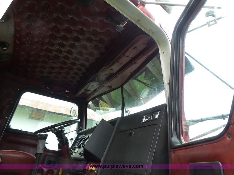 image for item L7230 1997 Kenworth W900 semi truck