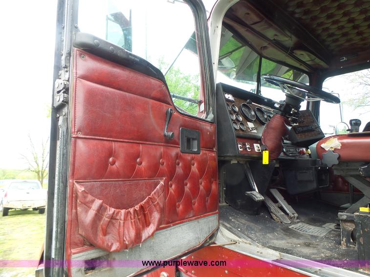 image for item L7230 1997 Kenworth W900 semi truck