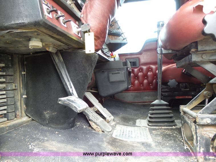 image for item L7230 1997 Kenworth W900 semi truck