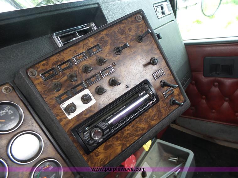 image for item L7230 1997 Kenworth W900 semi truck