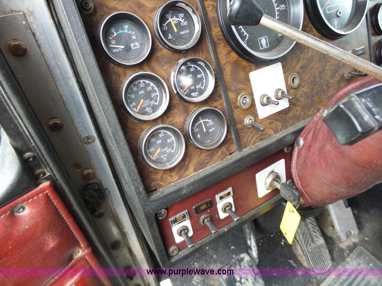 image for item L7230 1997 Kenworth W900 semi truck