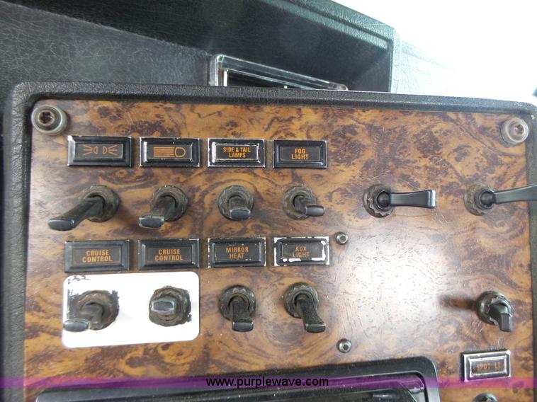 image for item L7230 1997 Kenworth W900 semi truck