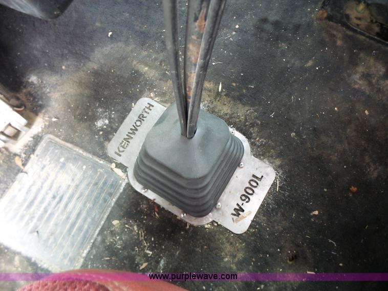 image for item L7230 1997 Kenworth W900 semi truck