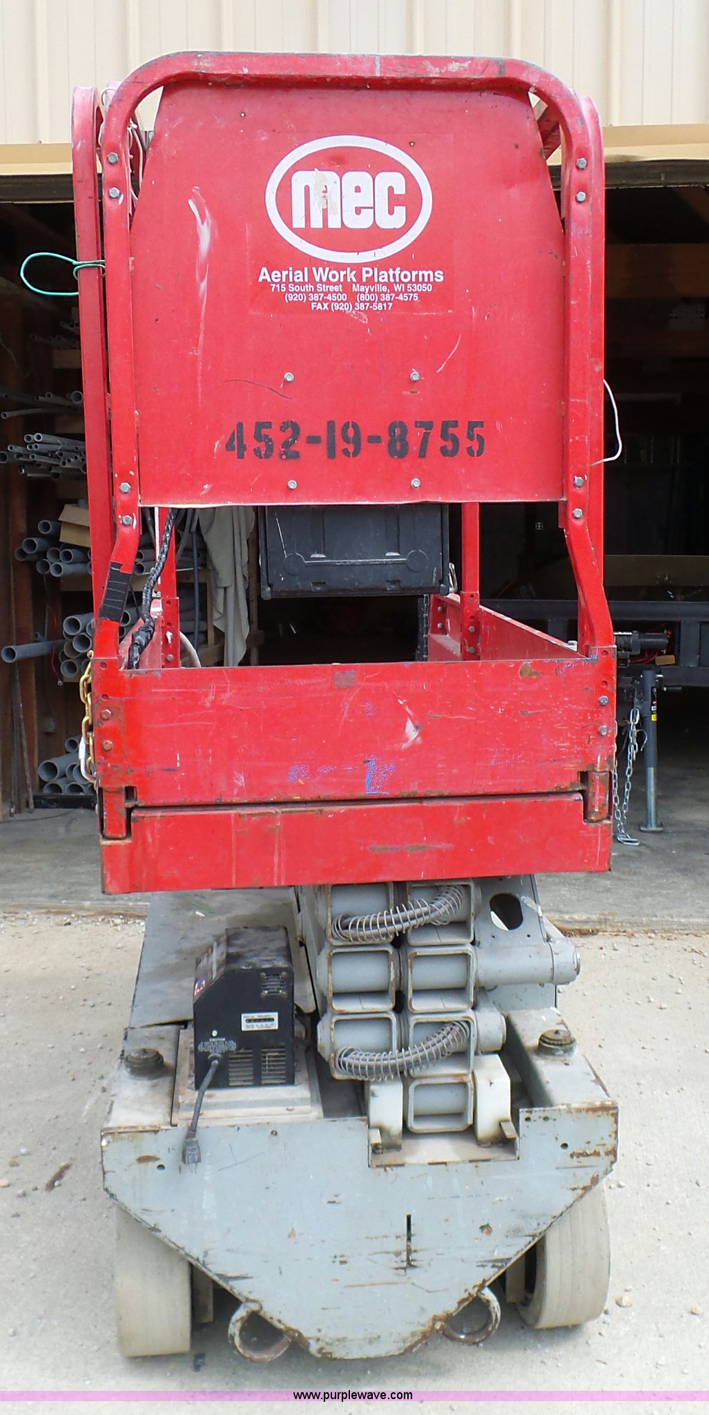 Mec 1932ES scissor lift in Warrensburg, MO | Item L7000 sold | Purple Wave