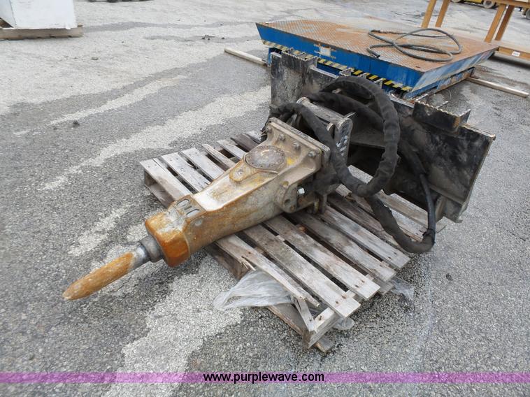 image for item BR9202 Skid steer hydraulic hammer