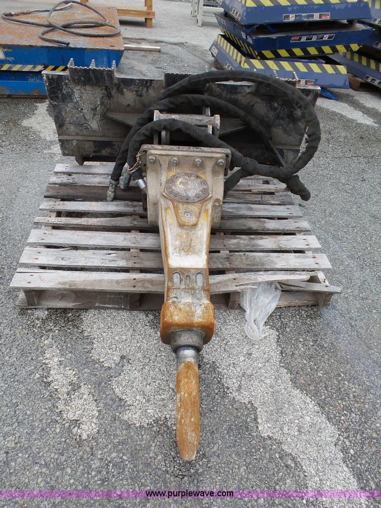 image for item BR9202 Skid steer hydraulic hammer