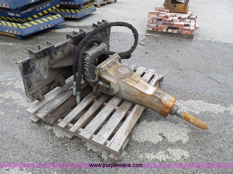 image for item BR9202 Skid steer hydraulic hammer