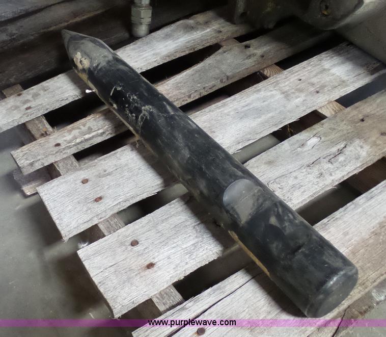 image for item BR9202 Skid steer hydraulic hammer