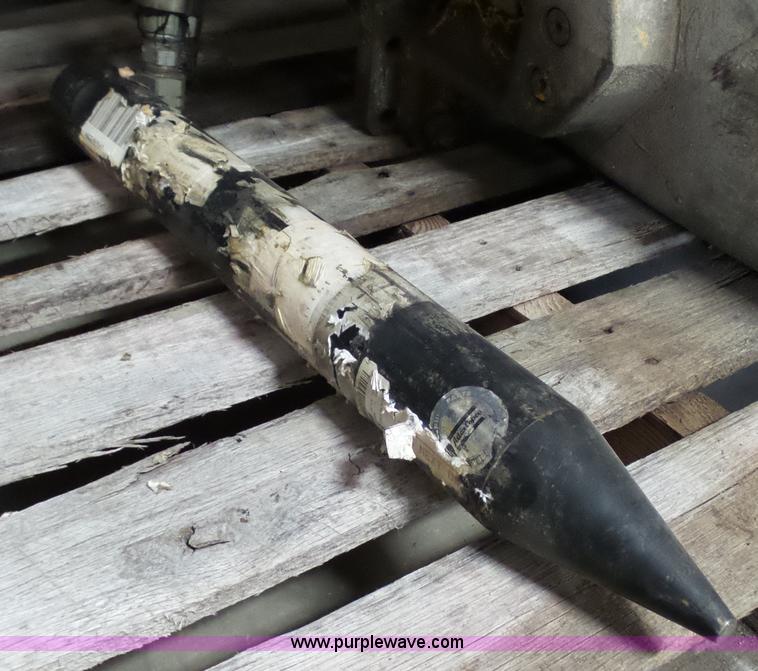 image for item BR9202 Skid steer hydraulic hammer