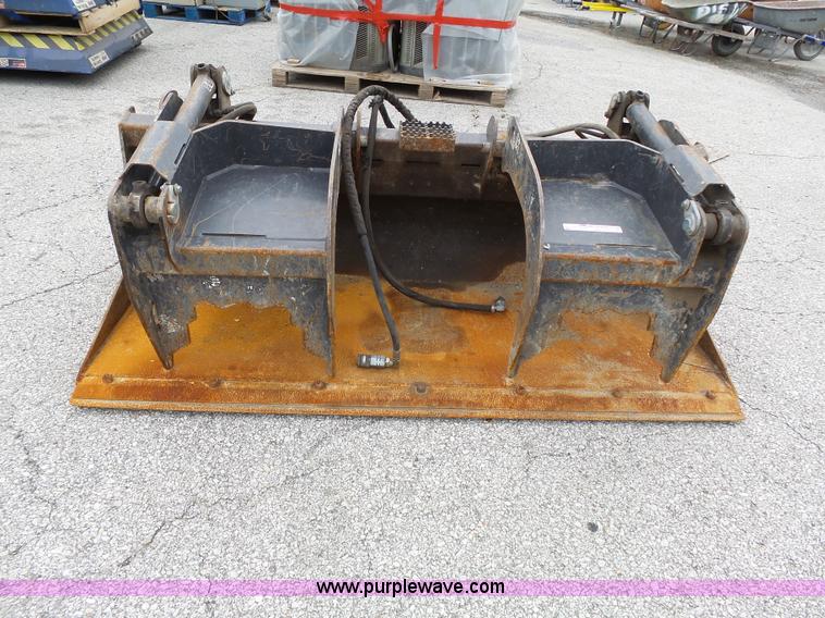 image for item BR9203 Skid steer grapple bucket