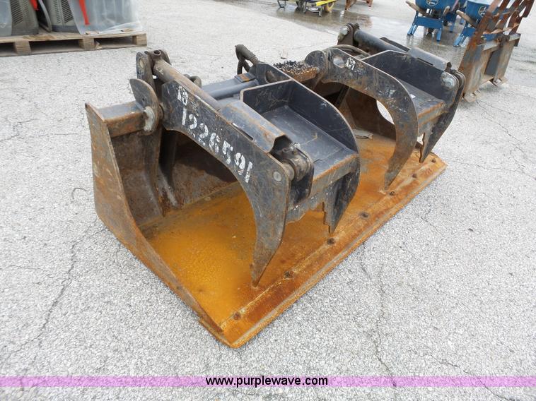image for item BR9203 Skid steer grapple bucket