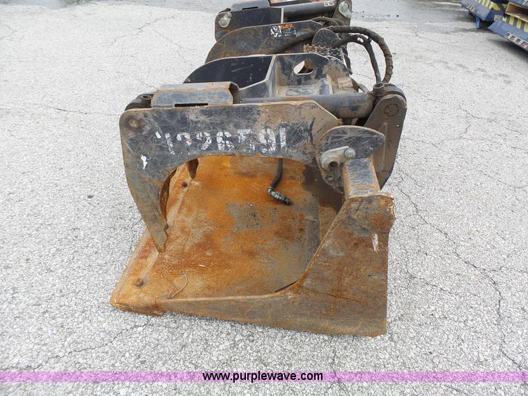 image for item BR9203 Skid steer grapple bucket