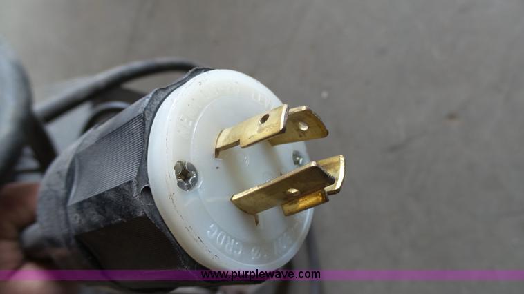 image for item BZ9404 ESAA PCM-875 plasma cutter