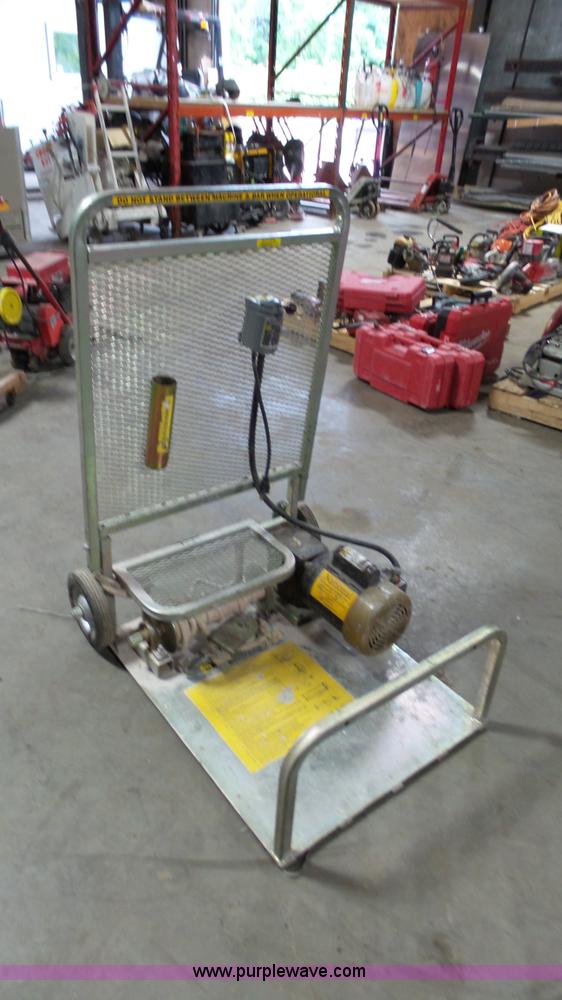 Power carpet puller in Kansas City, MO Item BZ9424 sold Purple Wave