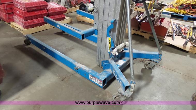 image for item BZ9425 Genie Superlift Advantage SLA-15 vertical lift