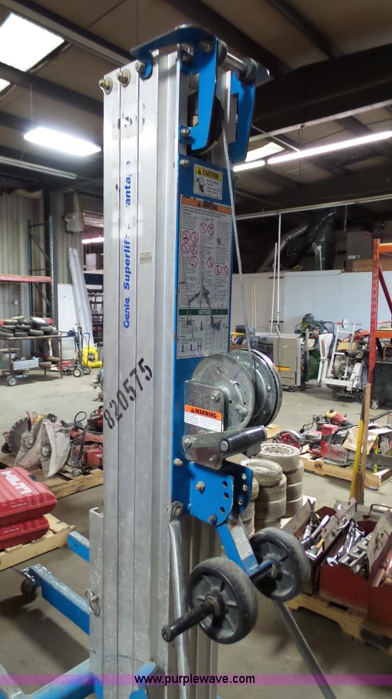 image for item BZ9425 Genie Superlift Advantage SLA-15 vertical lift