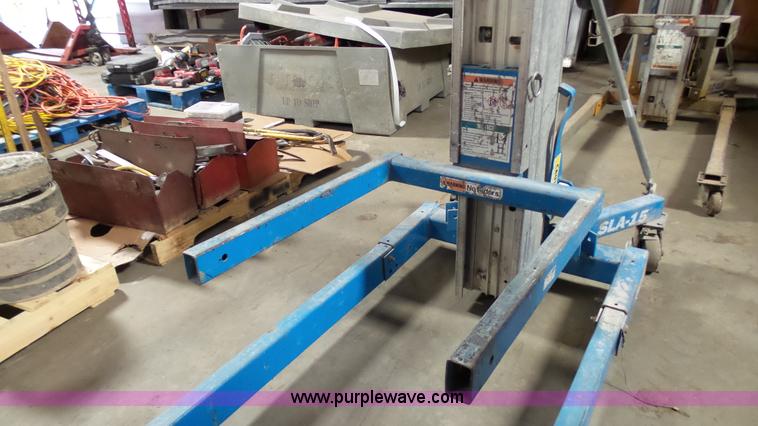 image for item BZ9425 Genie Superlift Advantage SLA-15 vertical lift